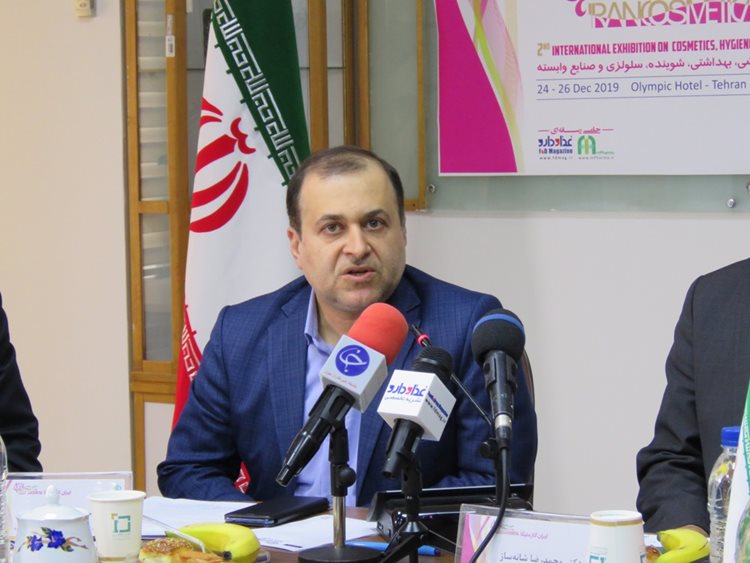 صادرات ۱۸۰ میلیون دلاری فرآورده‌های آرایشی ایرانی/ کاهش ۷۵ درصدی واردات لوازم آرایشی و بهداشتی