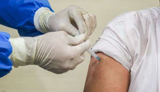 بررسی عوارض واکسن های کرونا/واکنش به خطر لخته شدن خون