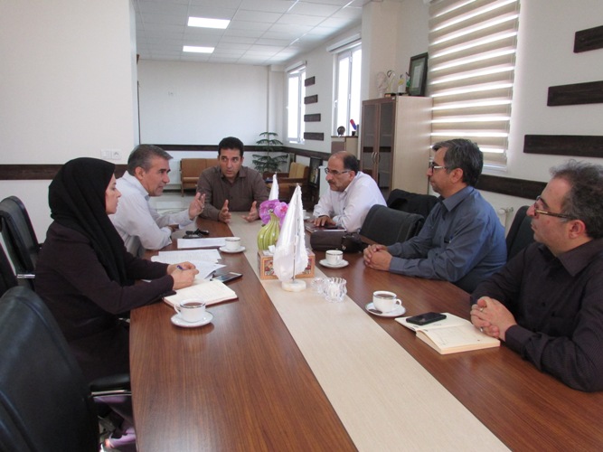 برگزاری جلسه کارانه داروسازان شاغل در بیمارستان در معاونت غذا و داروی قزوین