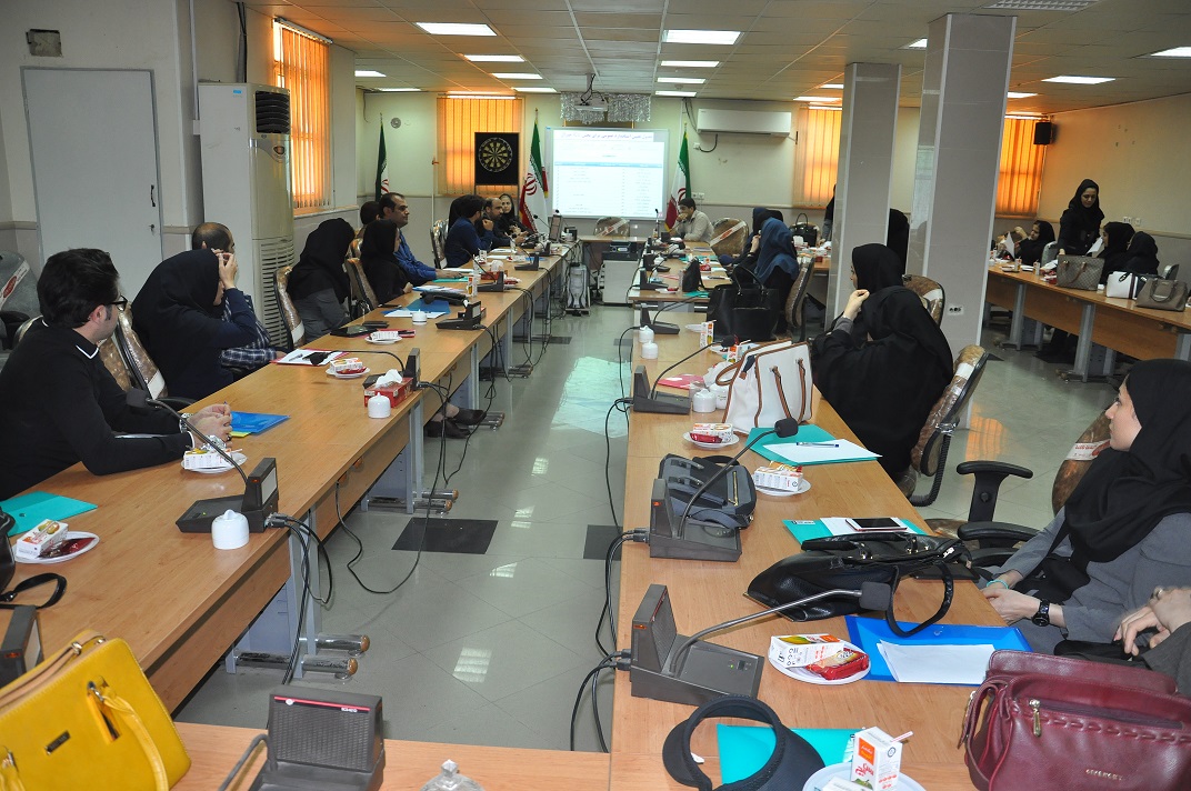 برگزاری جلسه آموزشی«استانداردسازی تجهیزات پزشکی مراکز درمانی در معاونت غذا و داروی اهواز